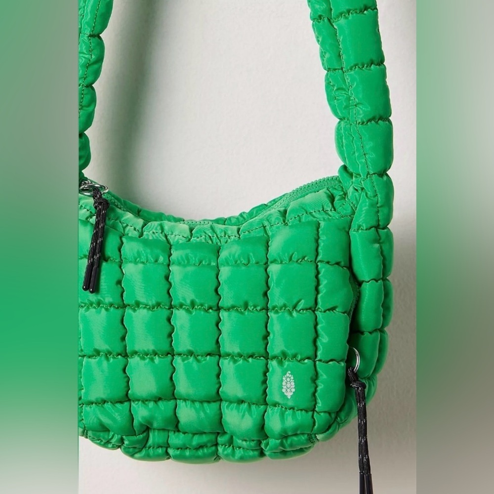 Free People Movement Quilted Baby Caryall Sling Bag Kelly Green $58 - Picture 3 of 6